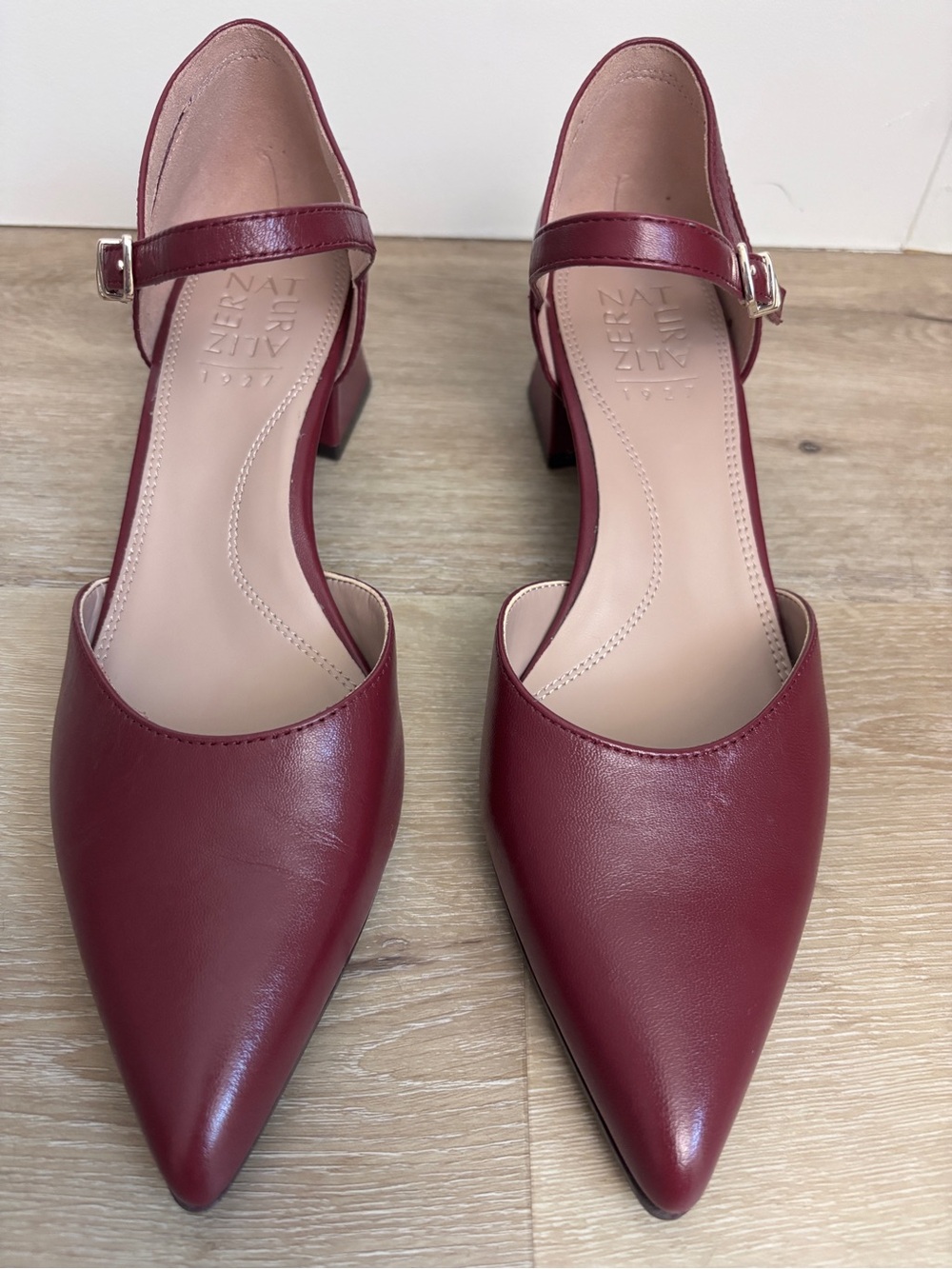 Naturalizer Red Maddox Ankle Strap Pointed Toe Pumps Size 7.5